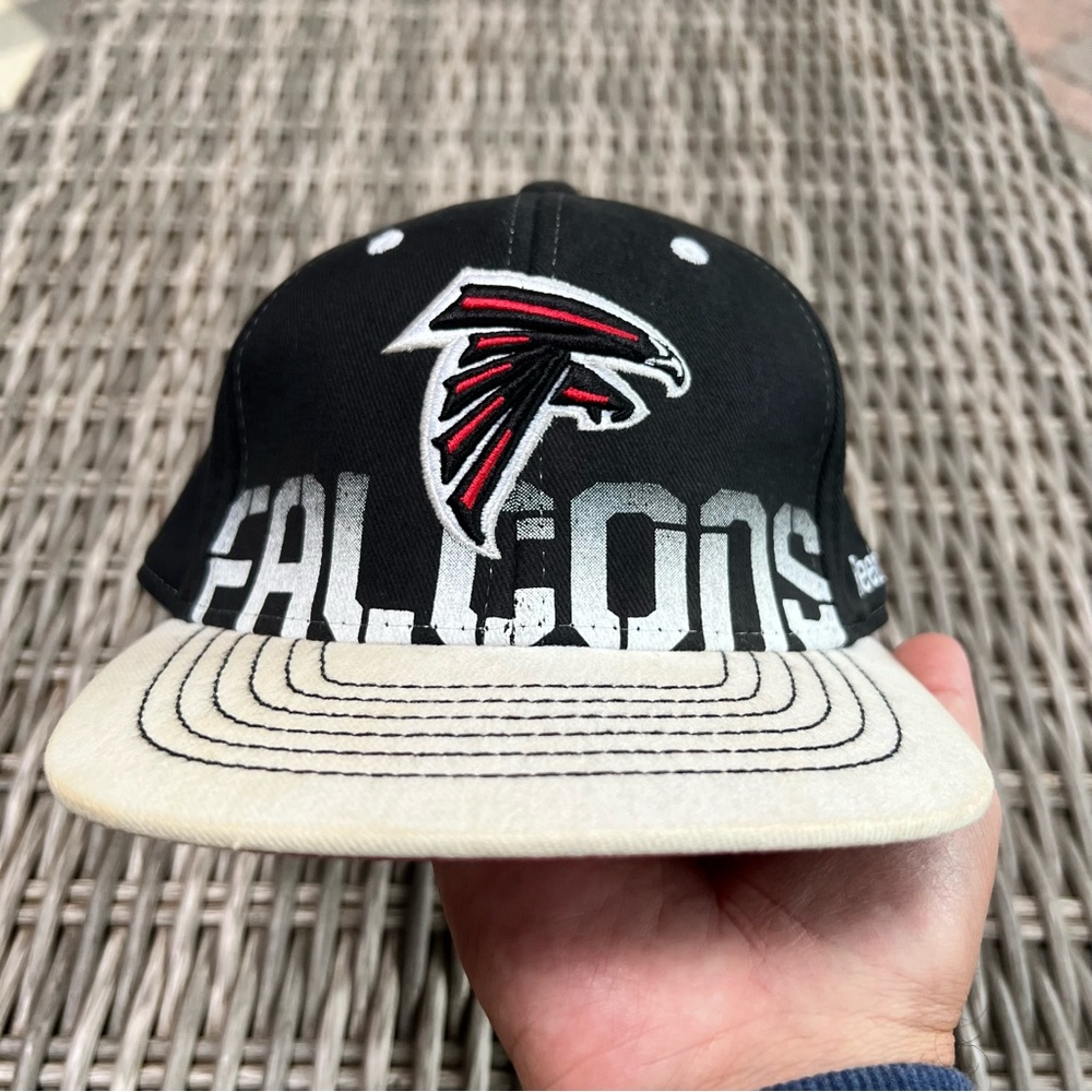 Atlanta Falcons Reebok NFL Equipment On Field Flexfit Youth Hat! Great condition